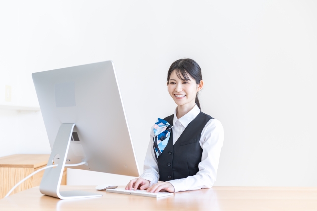 臨床検査技師の作業補助/医療事務業務をお任せします○駅徒歩4分！土日祝休み